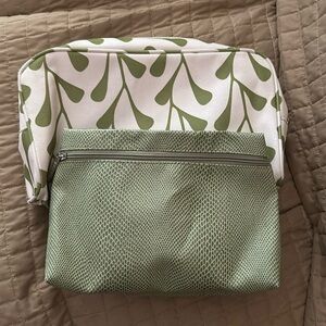Clinique Cosmetic Bag Set Faux Snake Skin/Green and White Travel Bag